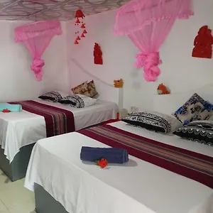 Near The Canal Homstay Проживание в семье Сигирия
